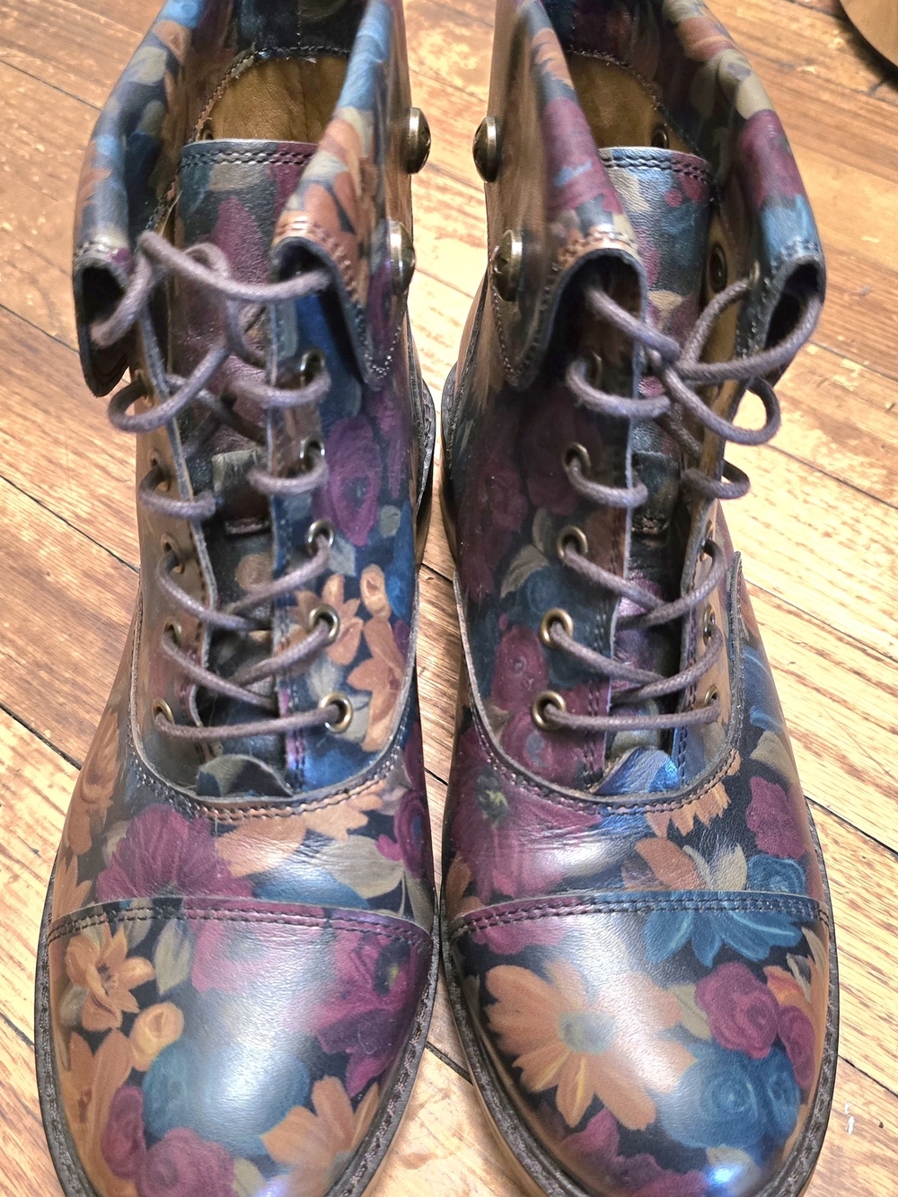 Patricia Nash Lia Peruvian Painting Ankle Boots Multi-Color Lace Up Sz. 8 NWOT!!